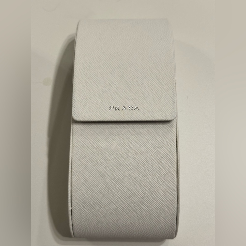 Prada box and sunglasses case - Picture 4 of 8
